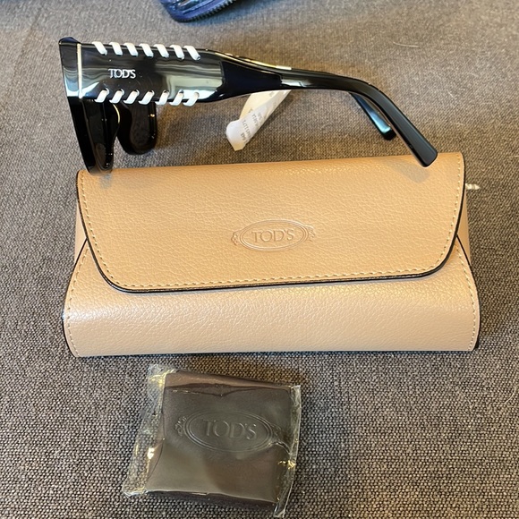 Tod's Accessories - Tods sunglasses.